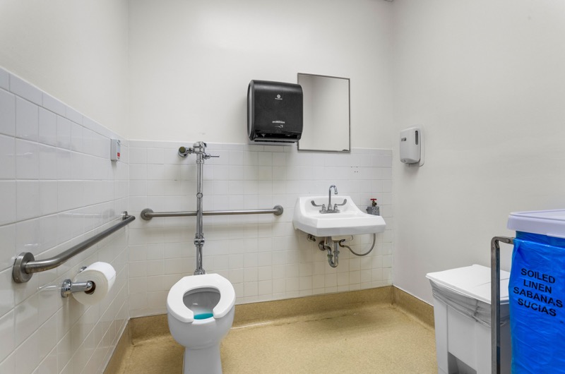 Patient Bathroom - Bay Area - Tampa