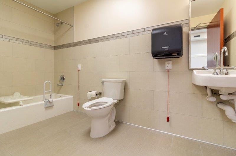 Houston Medical Center - Patient Bathroom 1 - ARU